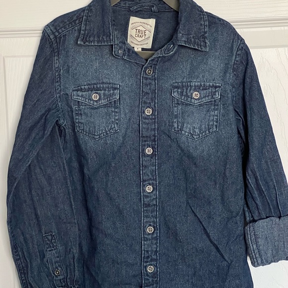 Boys size 6 Gap, Ralph Lauren, and more button down shirts. Eight in total. - Picture 10 of 16